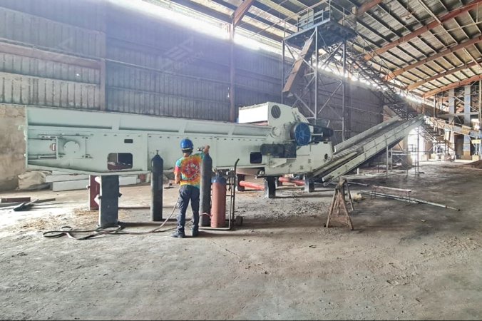 Filipinler'deki Hindistan Cevizi Kabuğu Geri Dönüşüm Projesi için Tamburlu Öğütücü