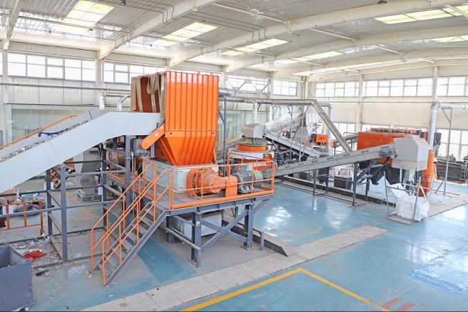Çin'in Henan eyaletindeki tekstil atıkları bertaraf projesinde kullanılan çift şaftlı öğütme tesisi
