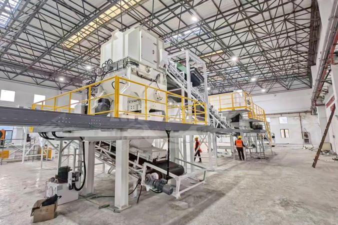 Şanghay'daki İnşaat Atıkları Yakıtlarından Alternatif Yakıt Üretimi Projesi için Tek Mil Parçalayıcı