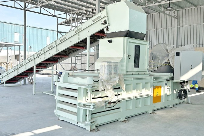 Orta Doğu’da Aylık 100 Ton MSW Geri Dönüştürülebilir Atık Balya Projesi için Hidrolik Balya Presi